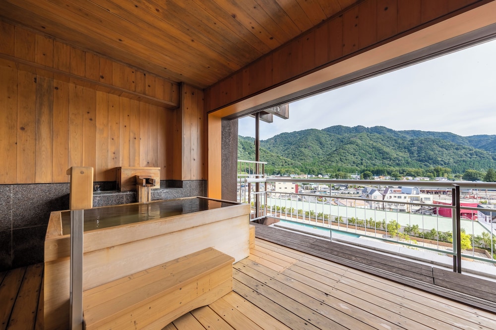 Mikazuki CLUB9 木もれび 禁煙 | 鬼怒川温泉 日光きぬ川ホテル三日月