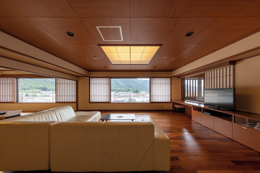 Mikazuki CLUB9 すその 禁煙 | 鬼怒川温泉 日光きぬ川ホテル三日月