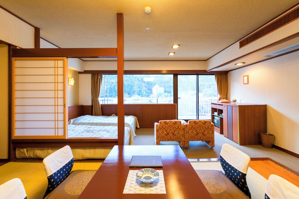 和洋室 禁煙 客室4 | 鬼怒川温泉 日光きぬ川ホテル三日月