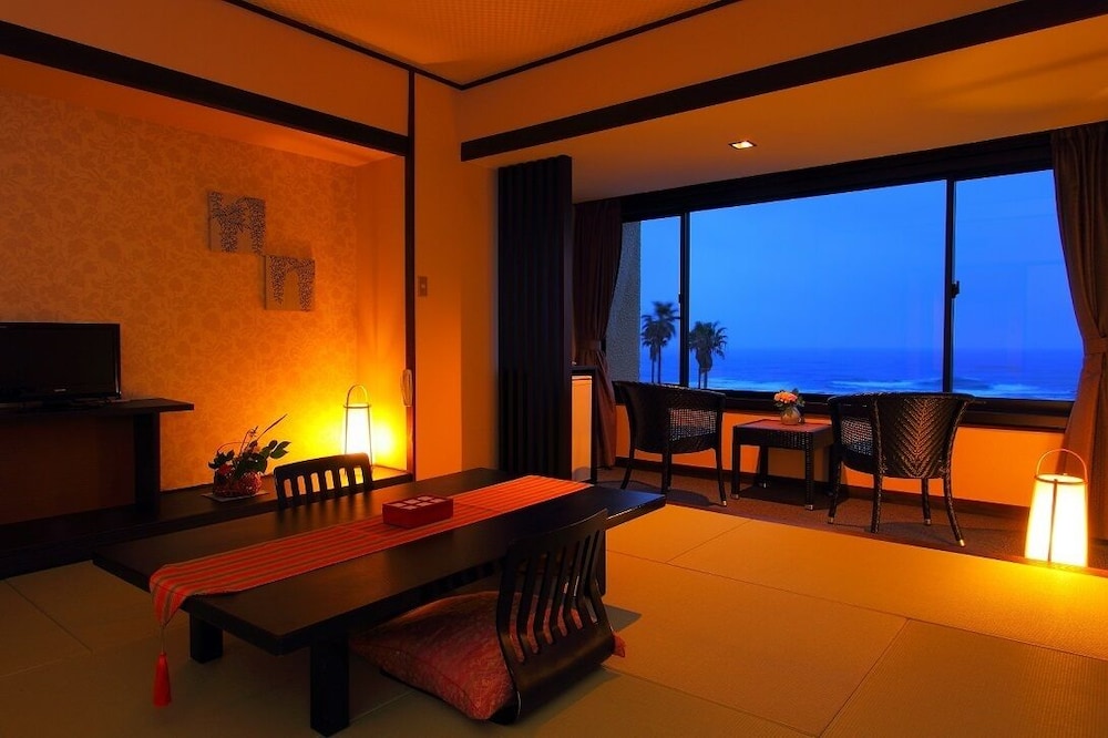 和室喫煙可 客室1 | 「浜辺の湯 浪漫の歌」宿 中屋