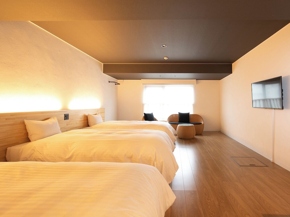 フローリングトリプルルーム禁煙 シャワーブースのみ/靴を脱いでご利用ください | 高知サンライズホテル