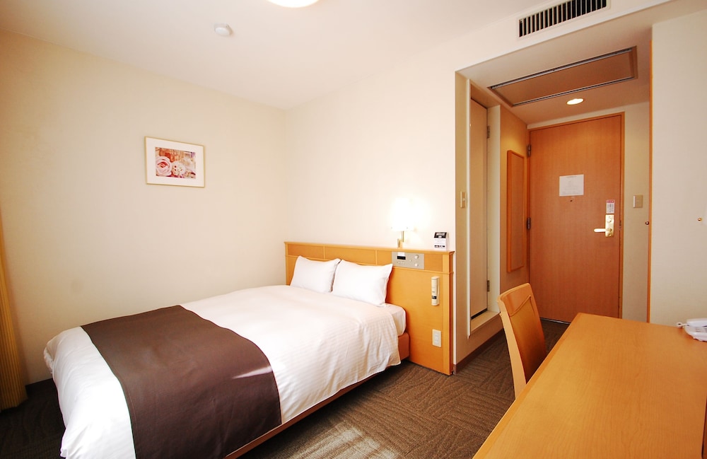 スタンダード ダブル 140cm セミダブルベッド 14平米 禁煙 | 出雲ロイヤルホテル