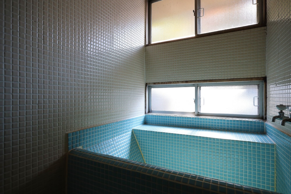 和室10畳 渓谷側 バスルーム0 | もみぢ家本館 高雄山荘