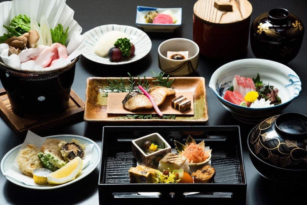 レストラン1 | もみぢ家本館 高雄山荘 レストラン1 | もみぢ家本館 高雄山荘