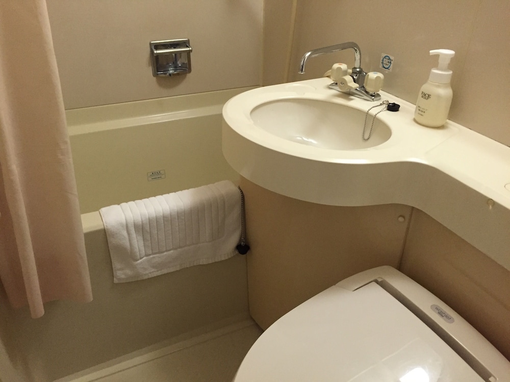 セミダブルルーム　禁煙 バスルーム0 | クラウンヒルズ富山