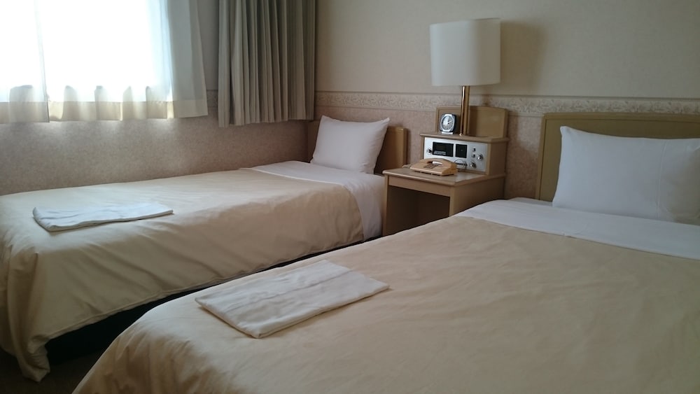 スタンダード ツインルーム 喫煙可 客室3 | クラウンヒルズ金沢