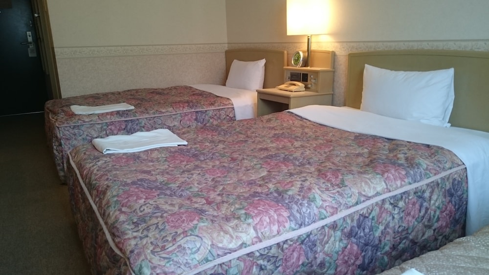 スタンダード ツインルーム 喫煙可 客室2 | クラウンヒルズ金沢