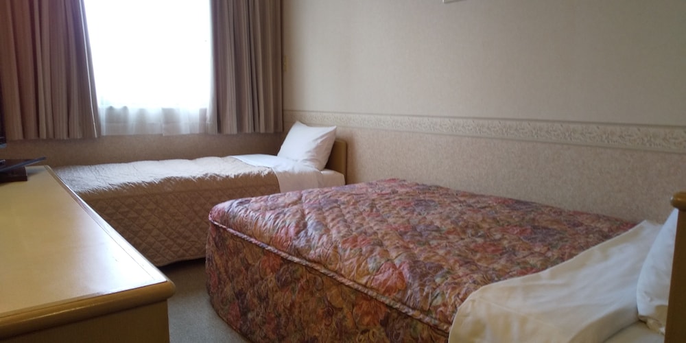 スタジオツインルーム 喫煙可 客室3 | クラウンヒルズ金沢