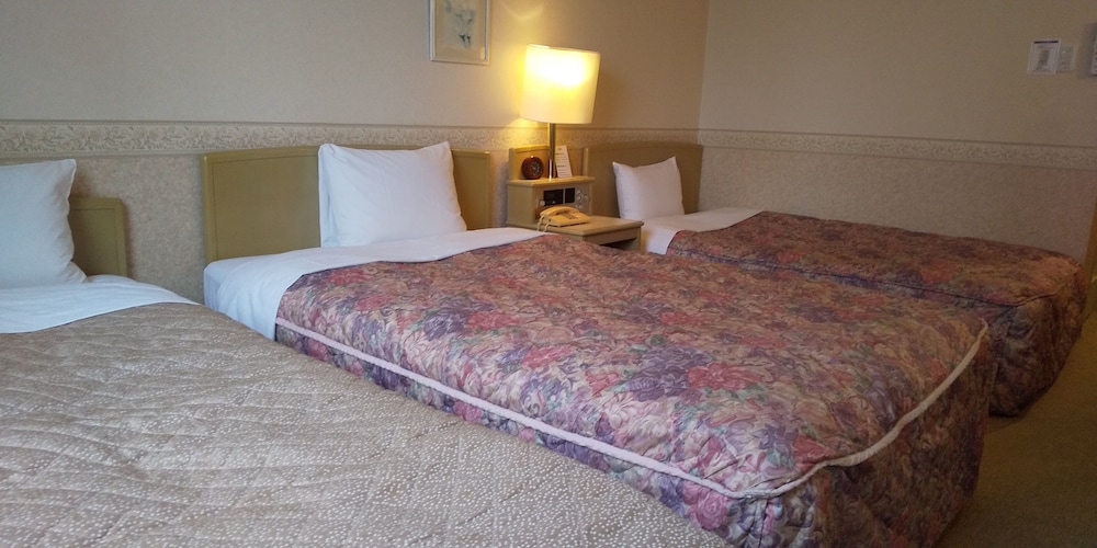 ファミリー ルーム 喫煙可 客室3 | クラウンヒルズ金沢