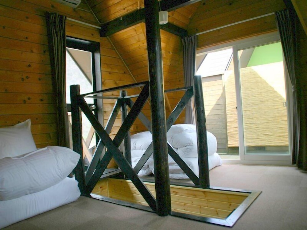 客室温泉露天風呂付コンドミニアム　（４名定員）　禁煙　山側 客室0 | ウィンケルビレッジ