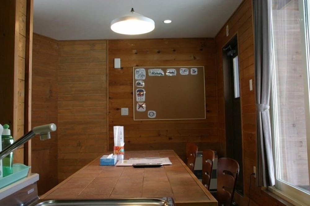 コテージ 禁煙 マウンテンビュー 露天風呂なし (6名定員) 客室内のダイニングエリア0 | ウィンケルビレッジ