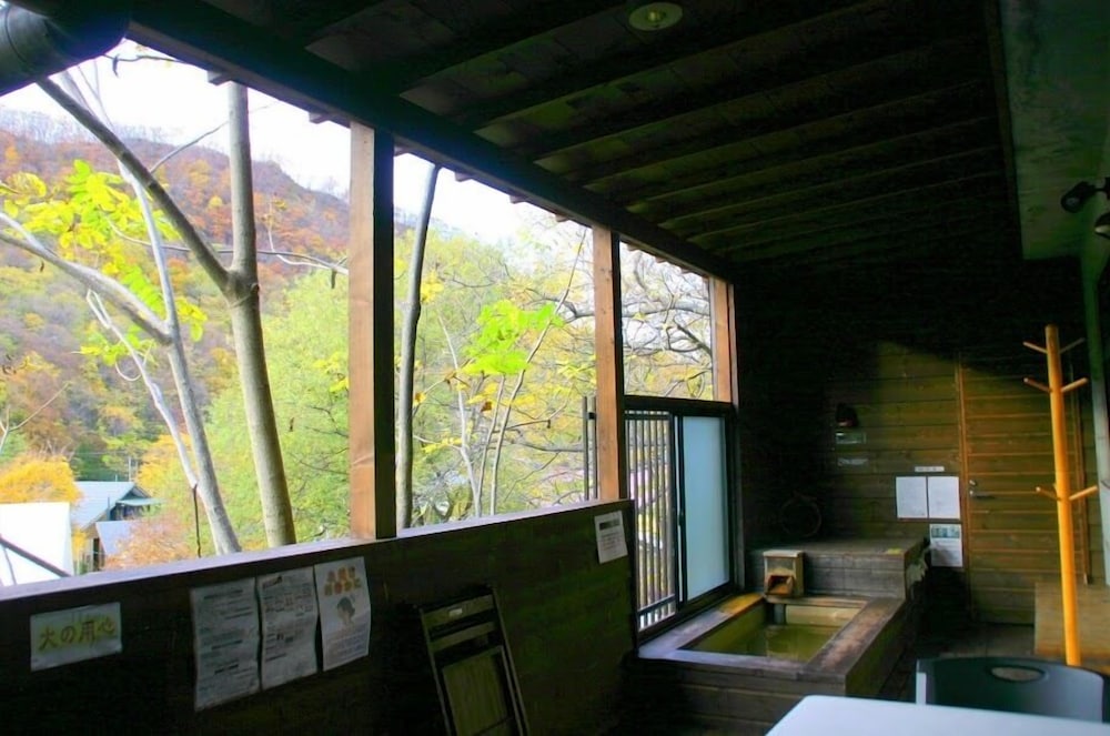 客室温泉露天風呂付コンドミニアム　（４名定員）　禁煙　山側 深めの浴槽6 | ウィンケルビレッジ