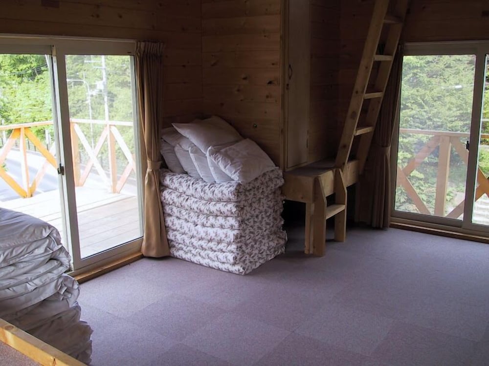 コテージ 禁煙 マウンテンビュー 露天風呂なし (11名定員) 客室3 | ウィンケルビレッジ