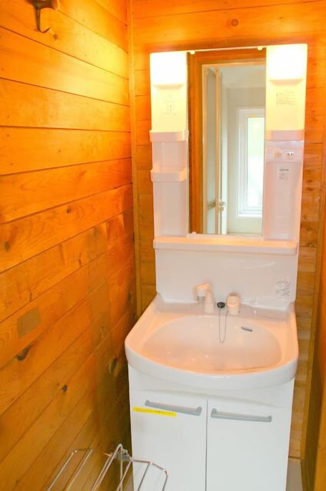 コテージ 禁煙 マウンテンビュー 露天風呂なし (6名定員) バスルームのシンク0 | ウィンケルビレッジ