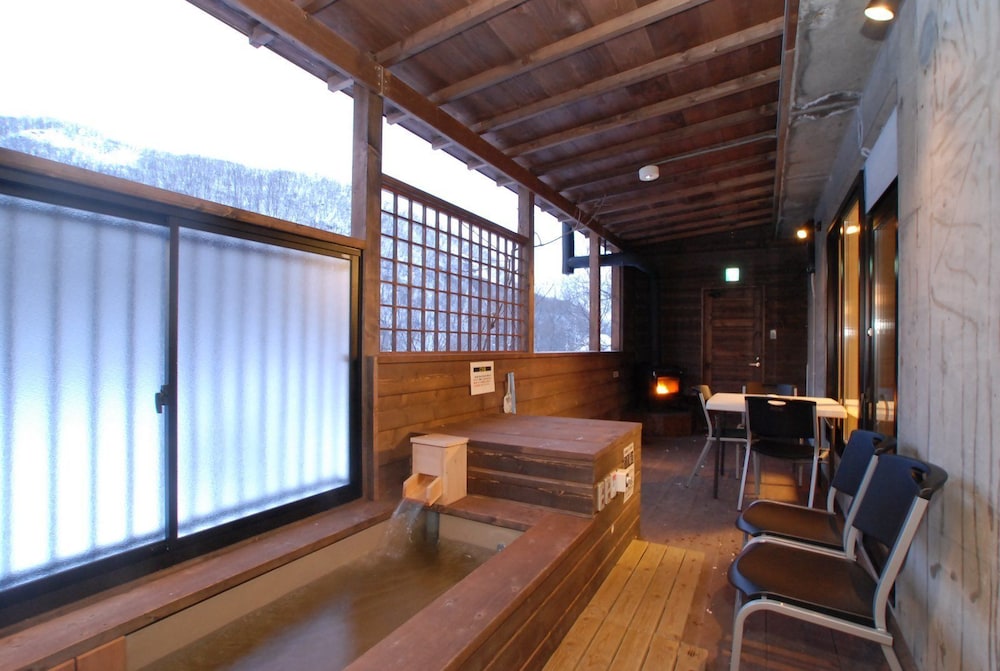 客室温泉露天風呂付コンドミニアム　（5名定員）　禁煙　山側 | ウィンケルビレッジ