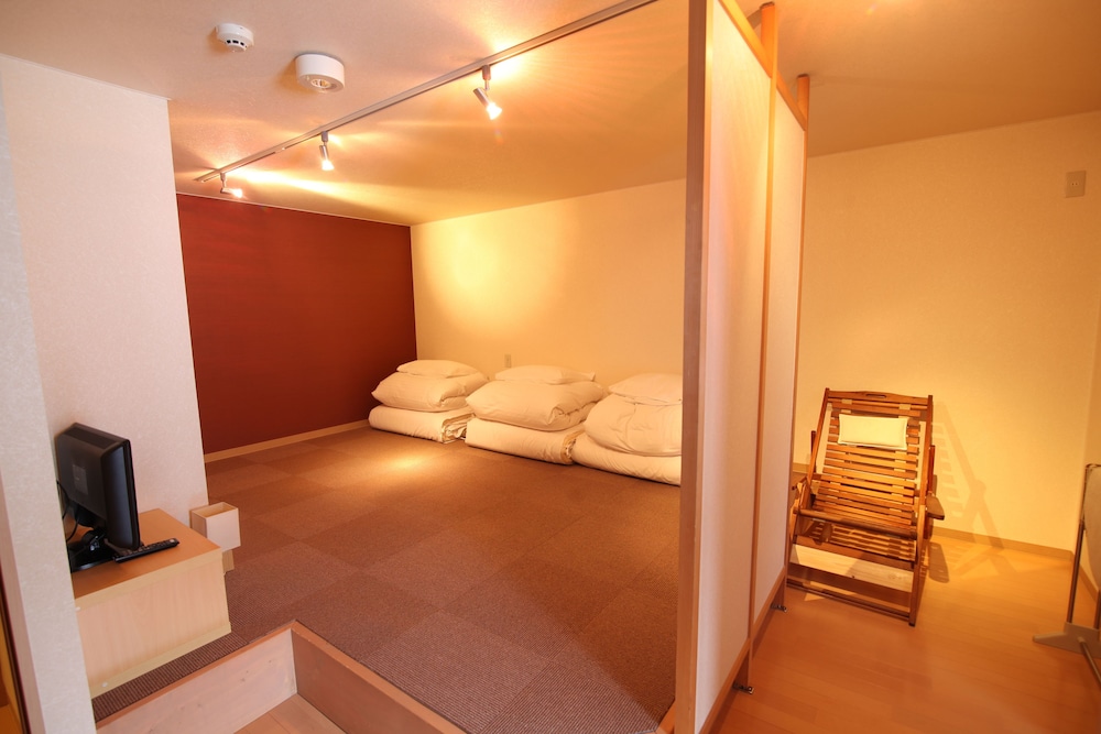 客室温泉露天風呂付コンドミニアム　（5名定員）　禁煙　山側 客室1 | ウィンケルビレッジ