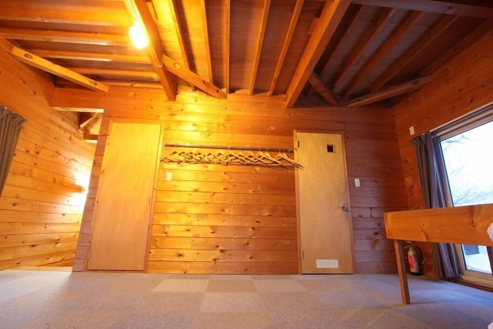 コテージ 禁煙 マウンテンビュー 露天風呂なし (11名定員) リビング エリア1 | ウィンケルビレッジ