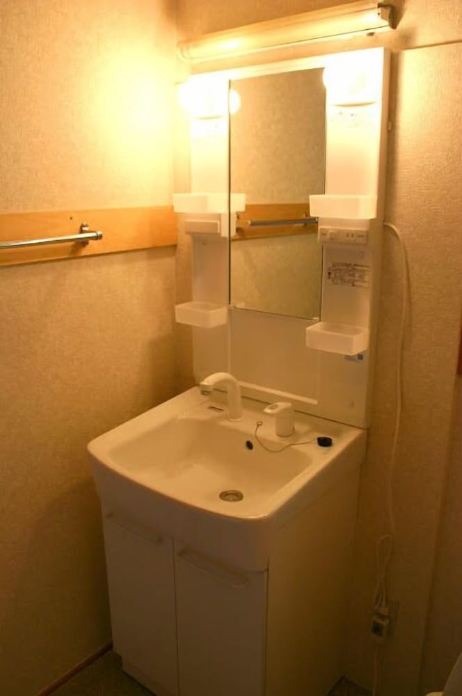 コテージ 禁煙 マウンテンビュー 露天風呂なし (11名定員) バスルームのシンク0 | ウィンケルビレッジ