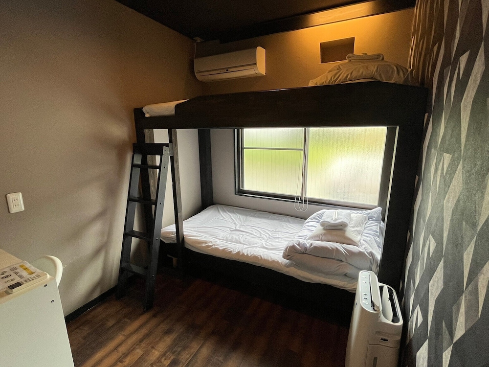 ベーシック ツインルーム 客室2 | ホステル サムライズ
