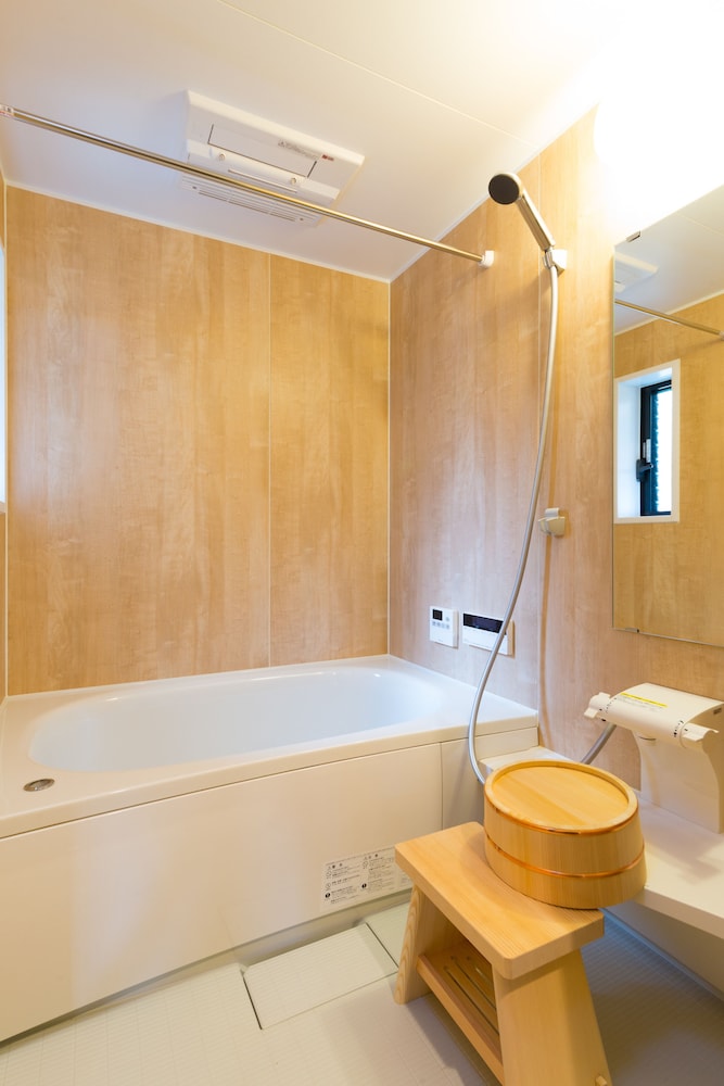 町家一棟まるまる貸切（チェックイン方法はEメールにてご案内） バスルーム0 | 京と家 鴨川五条