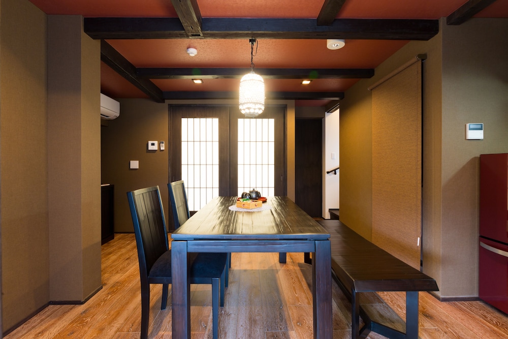 町家一棟まるまる貸切（チェックイン方法はEメールにてご案内） 客室内のダイニングエリア3 | 京と家 鴨川五条