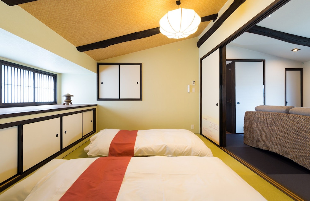 町家一棟まるまる貸切（チェックイン方法はEメールにてご案内） 客室1 | 京と家 鴨川五条