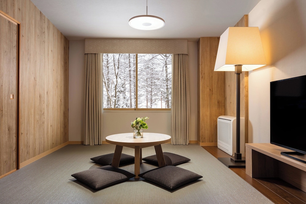 スーペリア ルーム シングルベッド 2 台 (Japanese Western) 客室1 | コートヤード・バイ・マリオット 白馬