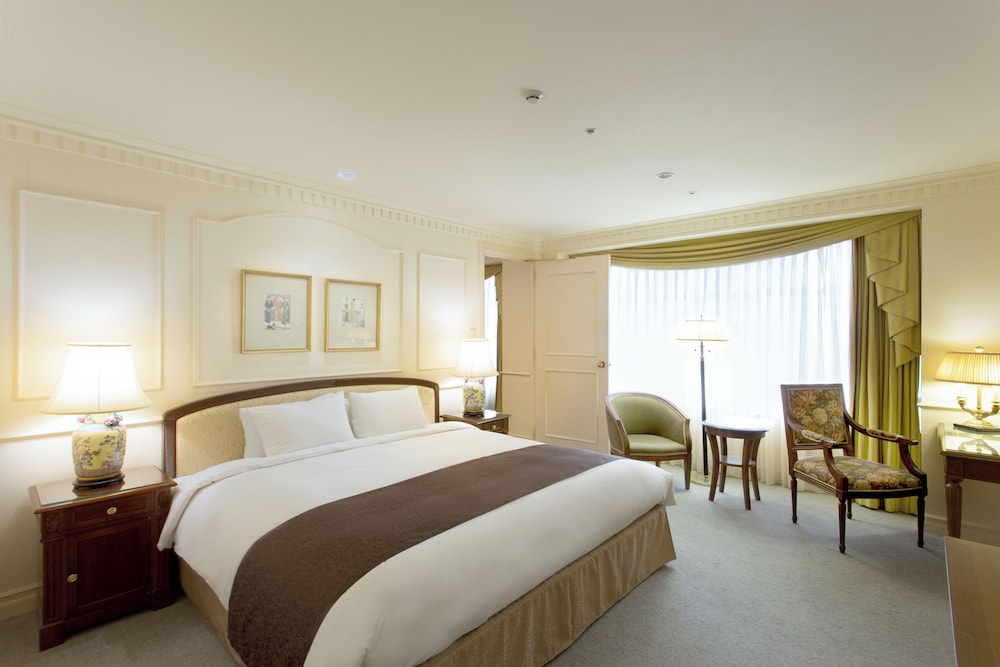 プラザスイート ダブルルーム (キングベッド 1台) 禁煙 (70平米) | ホテル ザ・マンハッタン