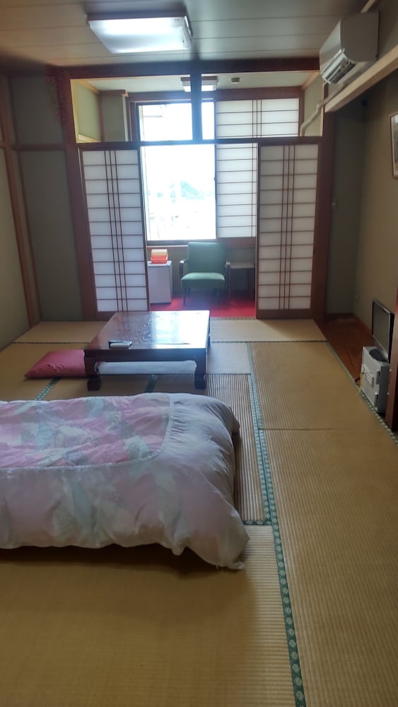 オンライン決済限定おまかせ和室 (4名まで) 客室2 | 吉岡旅館