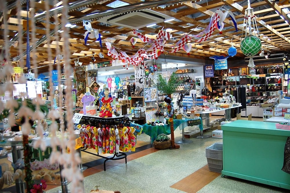 ギフト ショップ1 | 奄美リゾートばしゃ山村