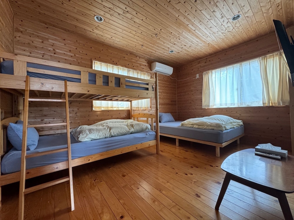 4 人部屋 禁煙 客室1 | ゲストハウス pumping Surf