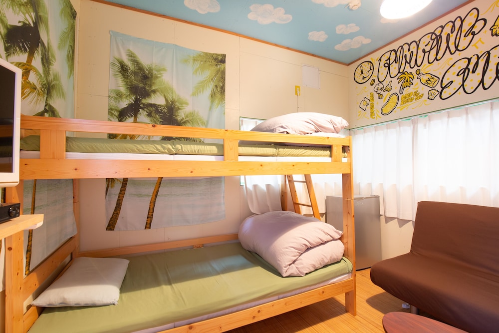 ベーシック トリプルルーム ベッド (複数台) 禁煙 共用バスルーム 客室1 | ゲストハウス pumping Surf