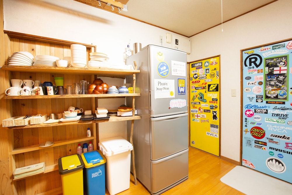 ベーシック トリプルルーム ベッド (複数台) 禁煙 共用バスルーム 専用キッチン0 | ゲストハウス pumping Surf