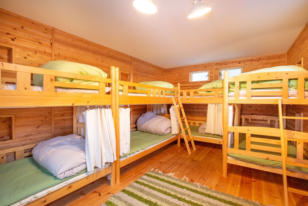 ファミリー ルーム ベッド (複数台) 禁煙 共用バスルーム | ゲストハウス pumping Surf