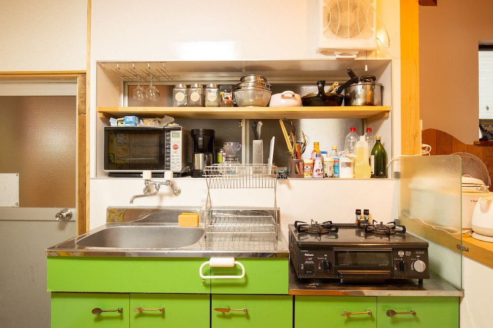 ベーシック トリプルルーム ベッド (複数台) 禁煙 共用バスルーム 専用キッチン1 | ゲストハウス pumping Surf