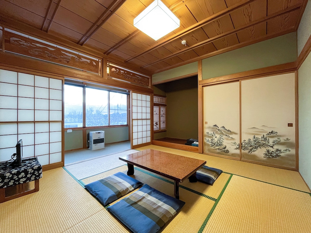 和室　共用バスルーム 客室1 | ペンション & ギャラリー 菜摘実の里