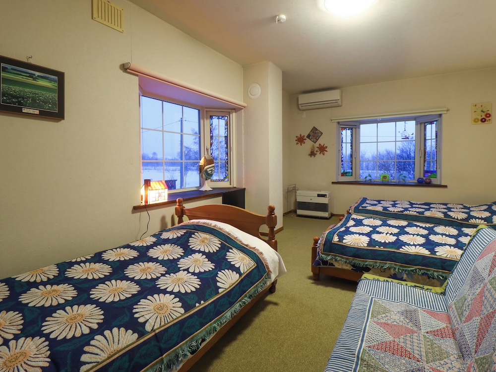 トリプルルーム 禁煙 共用バスルーム | ペンション & ギャラリー 菜摘実の里