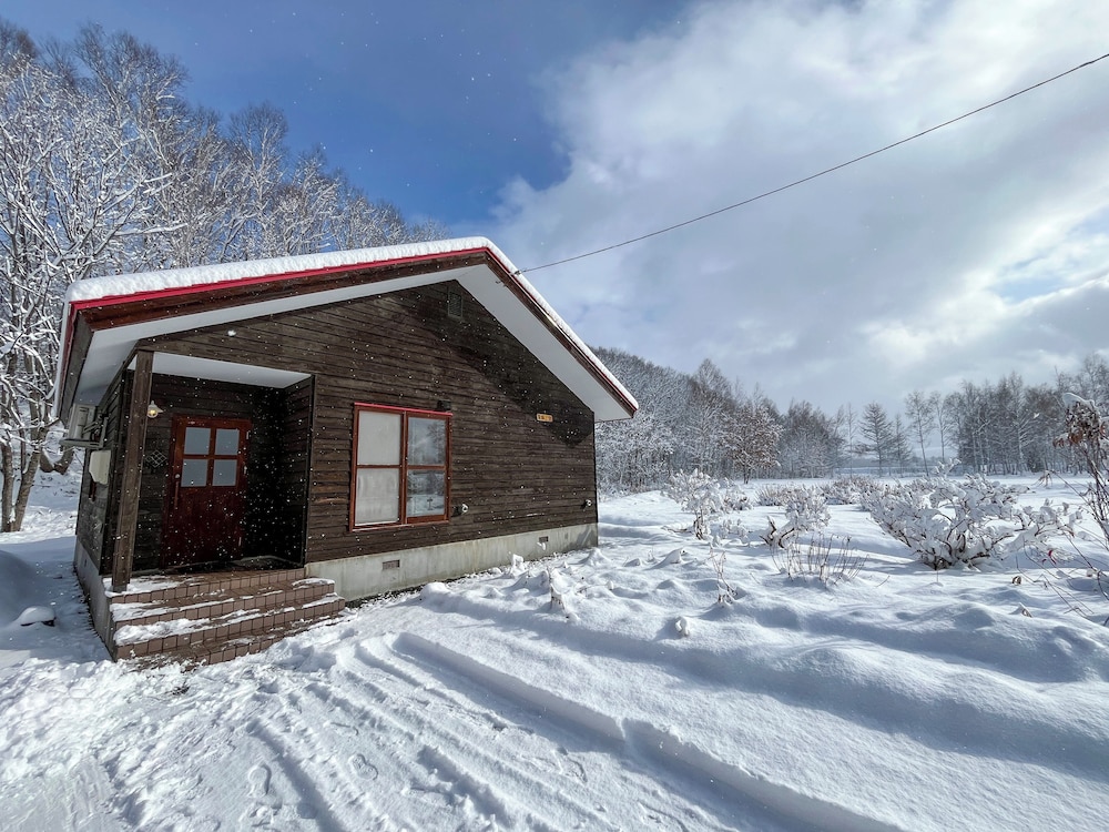 和風バンガロー 禁煙 専用バスルーム | ペンション & ギャラリー 菜摘実の里
