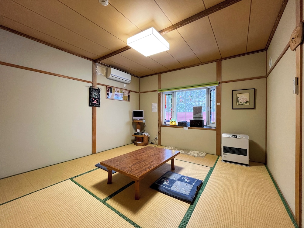 和室　共用バスルーム 客室2 | ペンション & ギャラリー 菜摘実の里