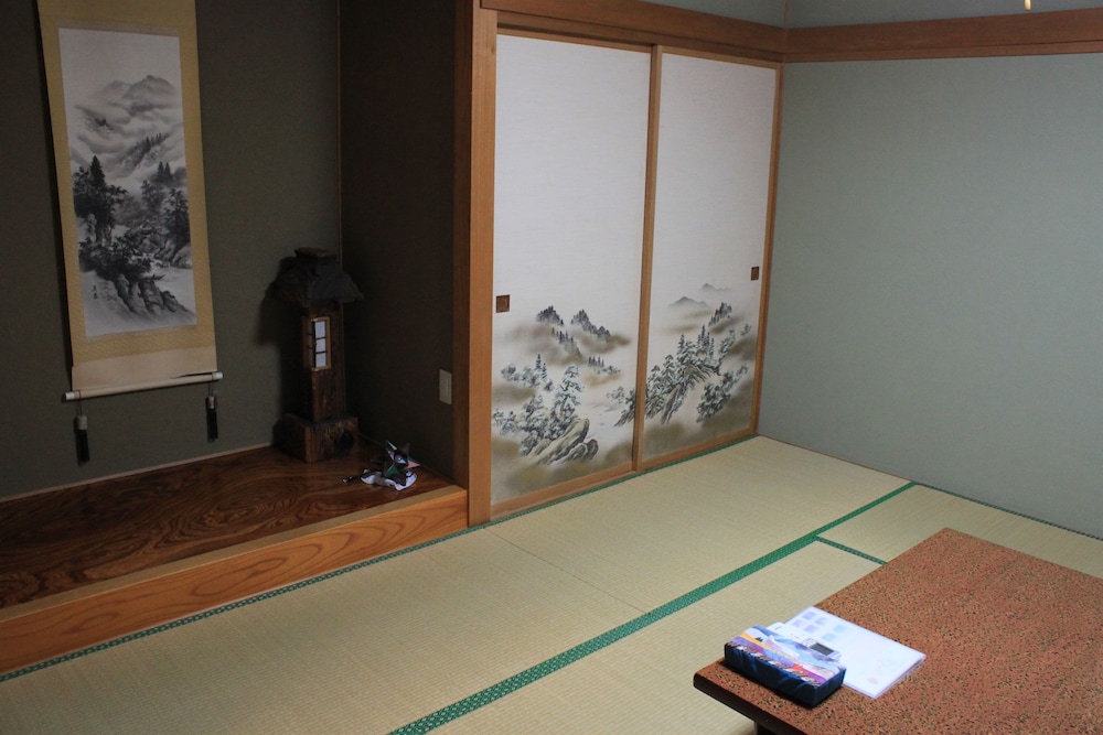 和室　共用バスルーム 客室3 | ペンション & ギャラリー 菜摘実の里