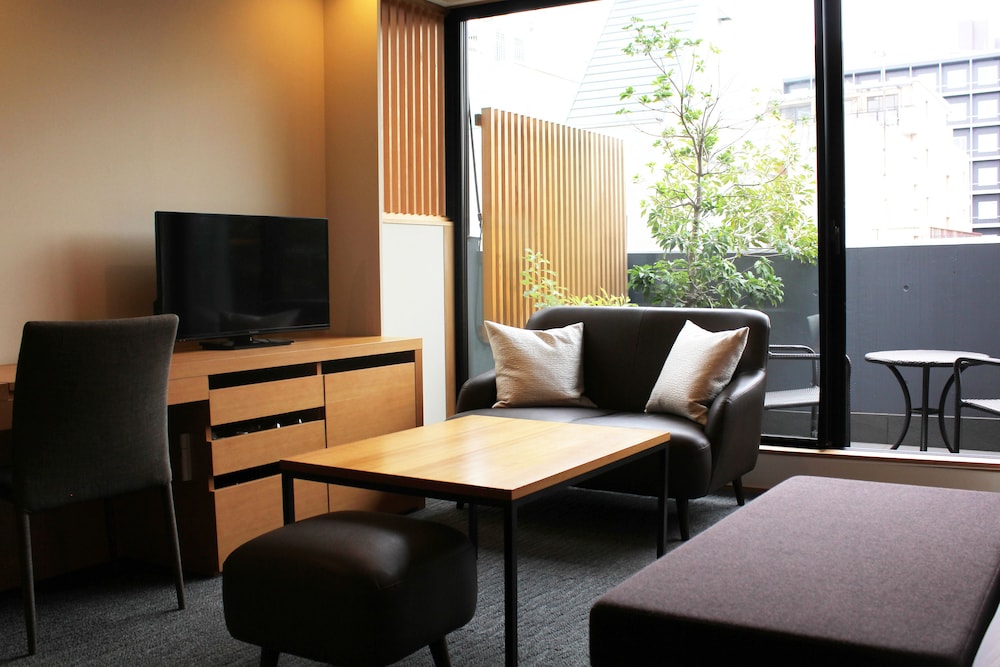 プレミアム ダブルルーム クイーンベッド 1 台 禁煙 バルコニー(トリップアドバイザー2020受賞) | ヴィラ 三条室町・京都