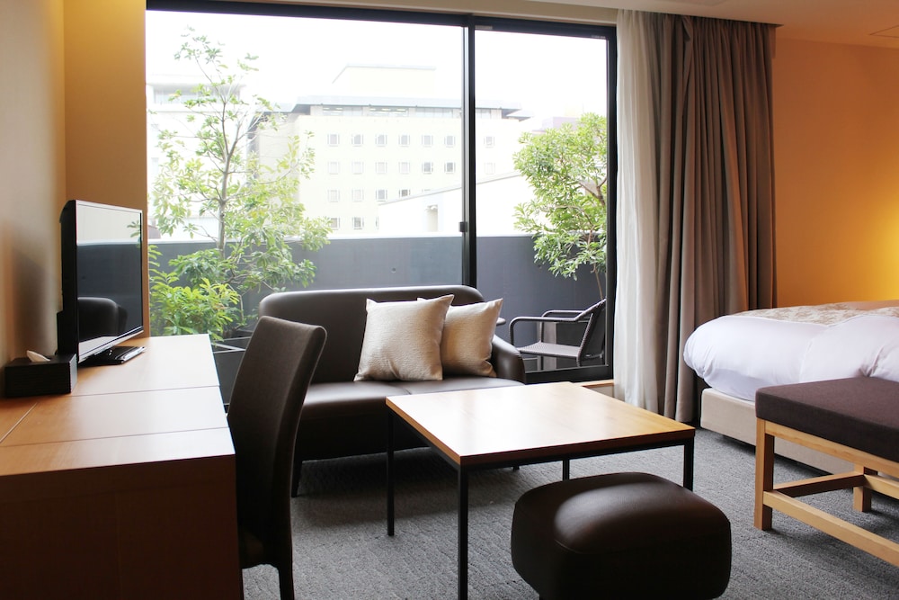 プレミアム ダブルルーム クイーンベッド 1 台 禁煙 バルコニー(トリップアドバイザー2020受賞) 客室1 | ヴィラ 三条室町・京都