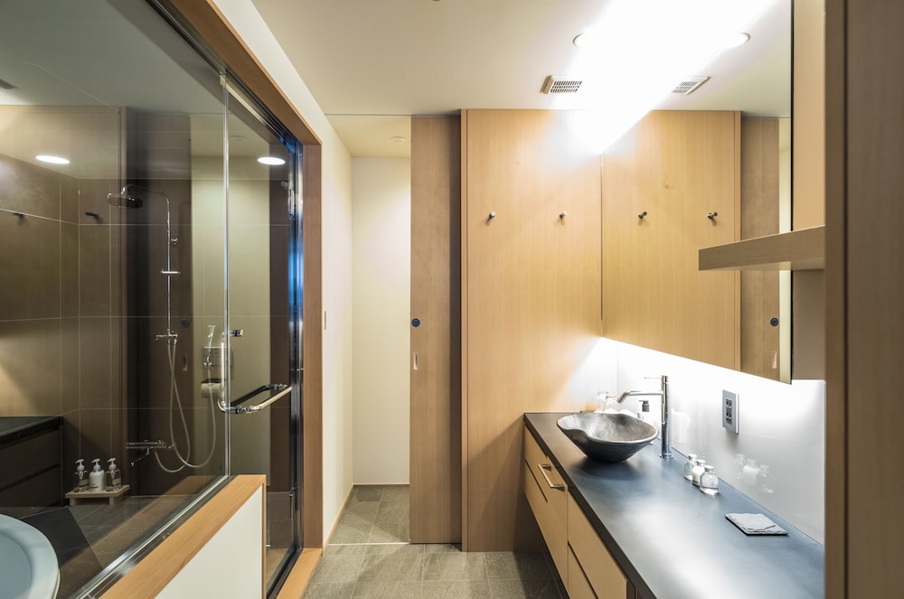 デラックス ツインルーム （1-3名様） (トリップアドバイザー2020受賞) バスルーム0 | ヴィラ 三条室町・京都