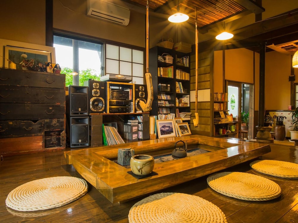 フロント1 | 湯らり 六妙