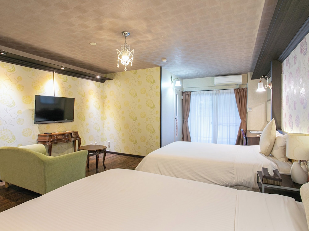 デラックス ツインルーム 客室2 | 四季彩ホテル 湯布院別荘