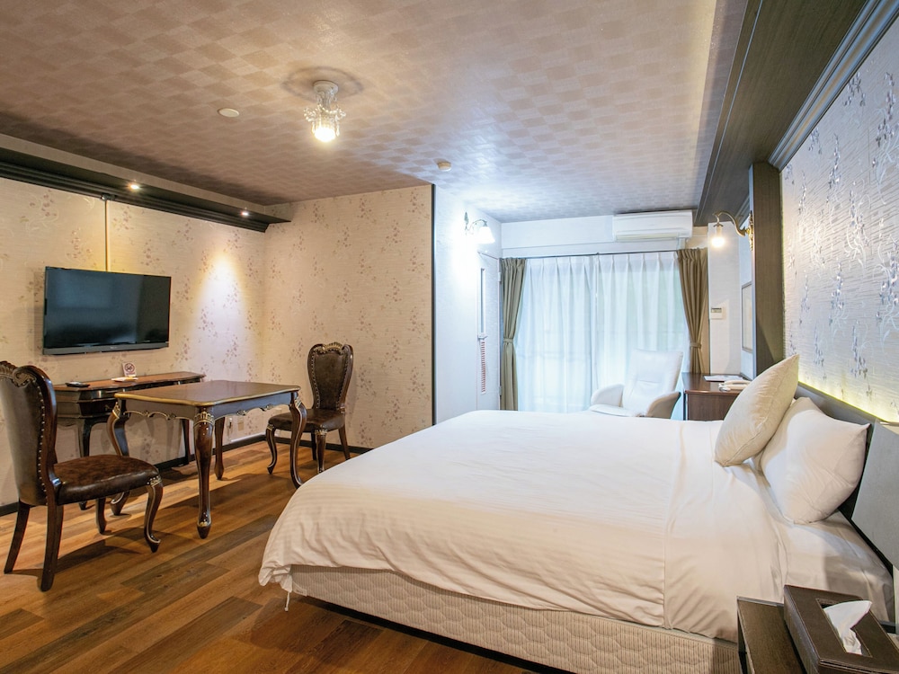 ダブルルーム キングベッド 1 台 客室1 | 四季彩ホテル 湯布院別荘