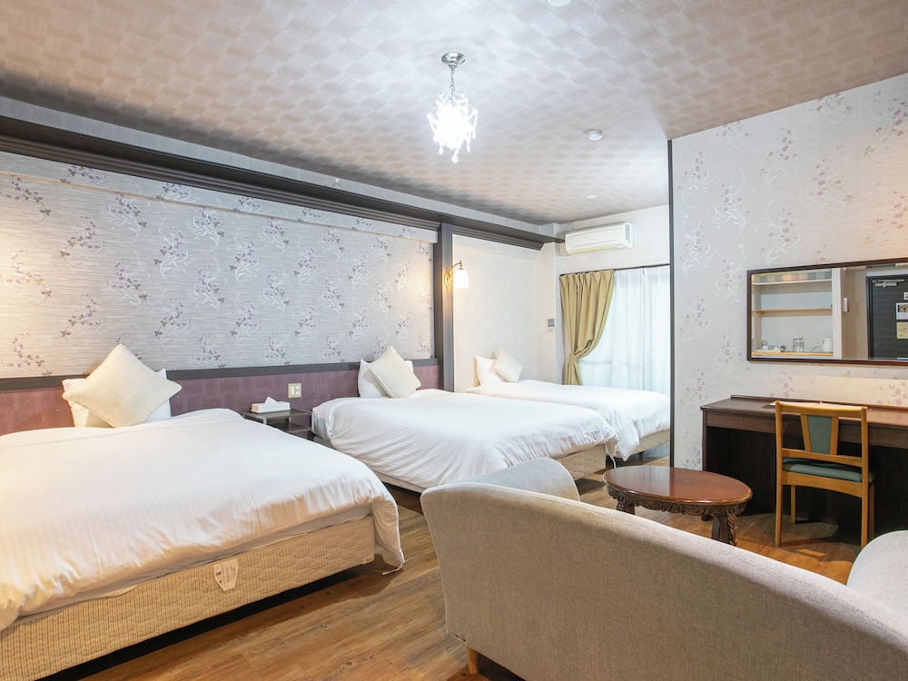 ファミリー トリプルルーム 客室2 | 四季彩ホテル 湯布院別荘