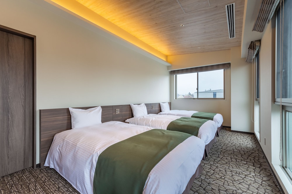 新館デラックストリプルルーム 禁煙 客室1 | ホテルグランヴェール旧軽井沢