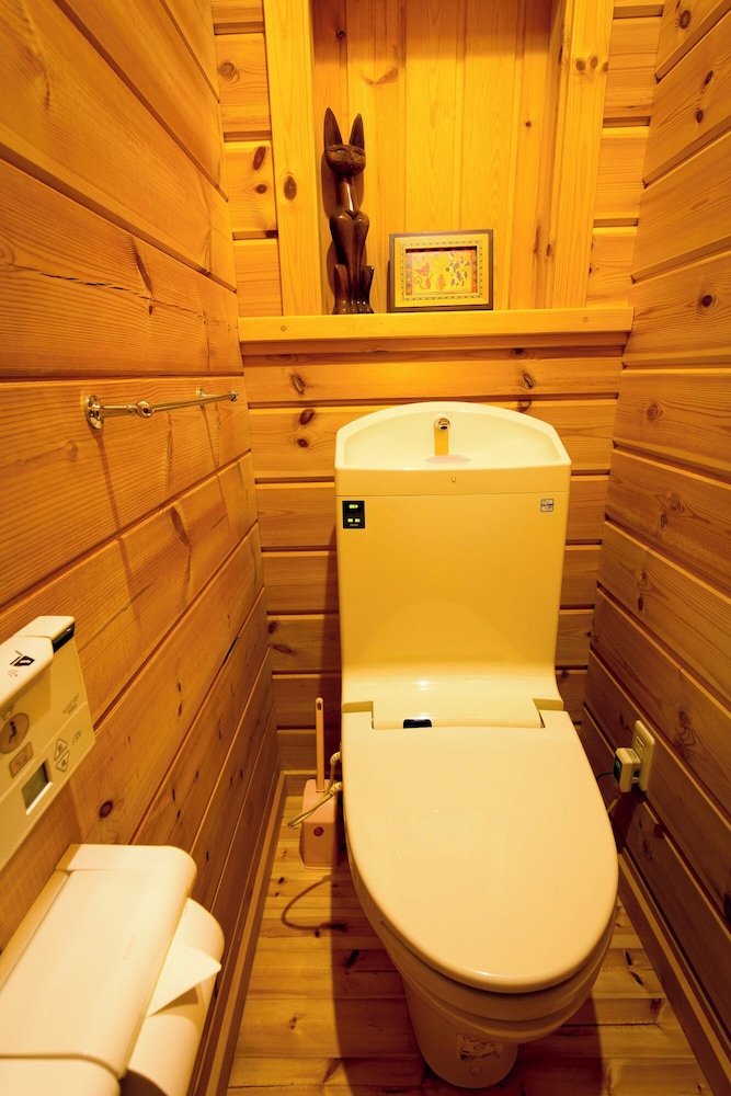 バンブークリークシャレー – 4ベッドルーム – みそらのエリア 禁煙 バスルーム1 | 森のシャレー