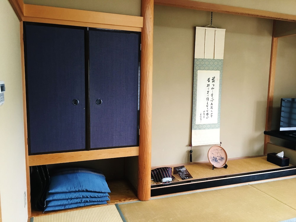 客室1 | 湯元 宝の家